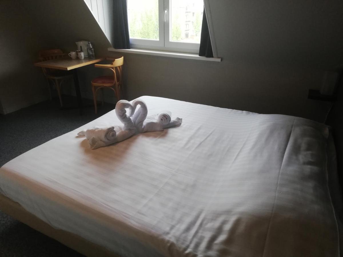 Logies Het Maantje Hotel De Panne Bagian luar foto