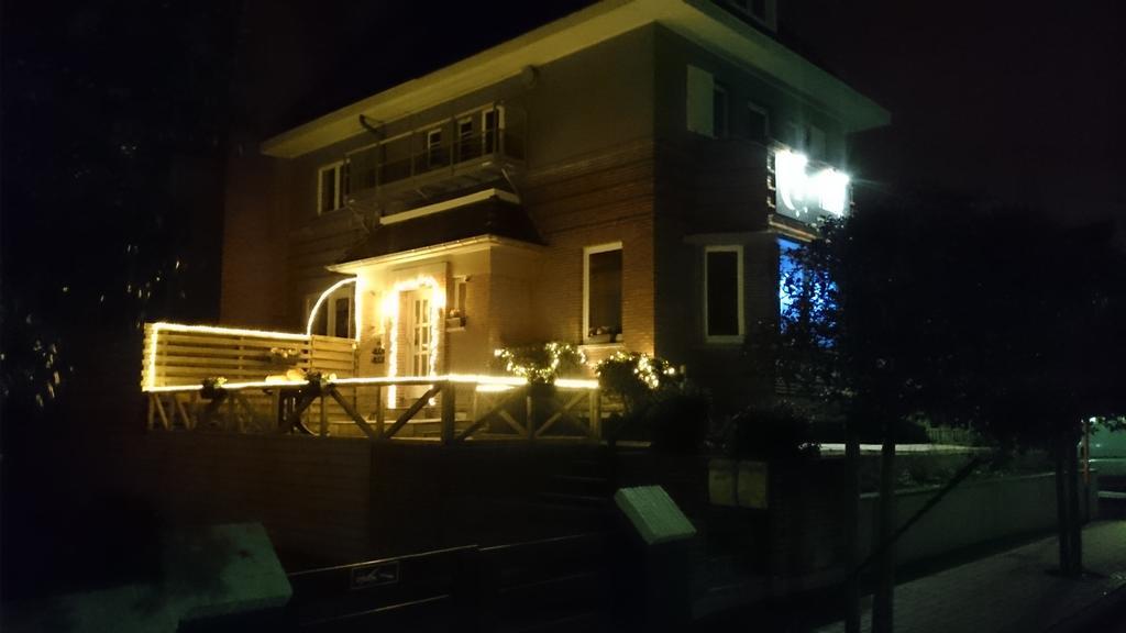 Logies Het Maantje Hotel De Panne Bagian luar foto