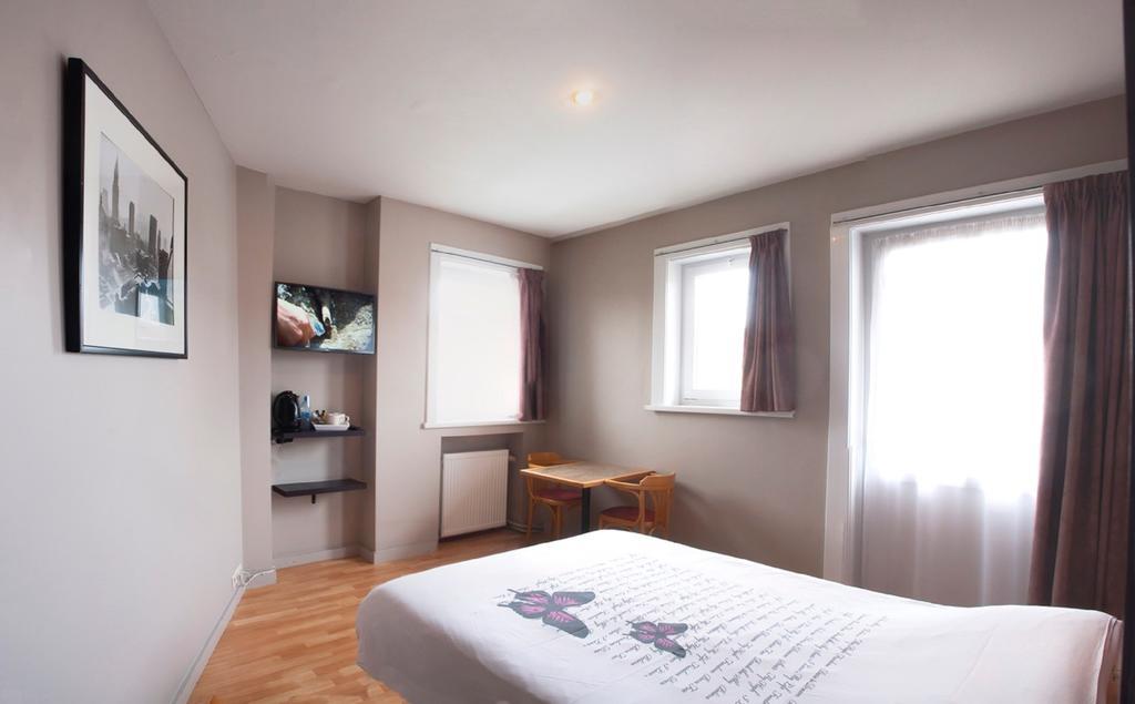 Logies Het Maantje Hotel De Panne Bagian luar foto