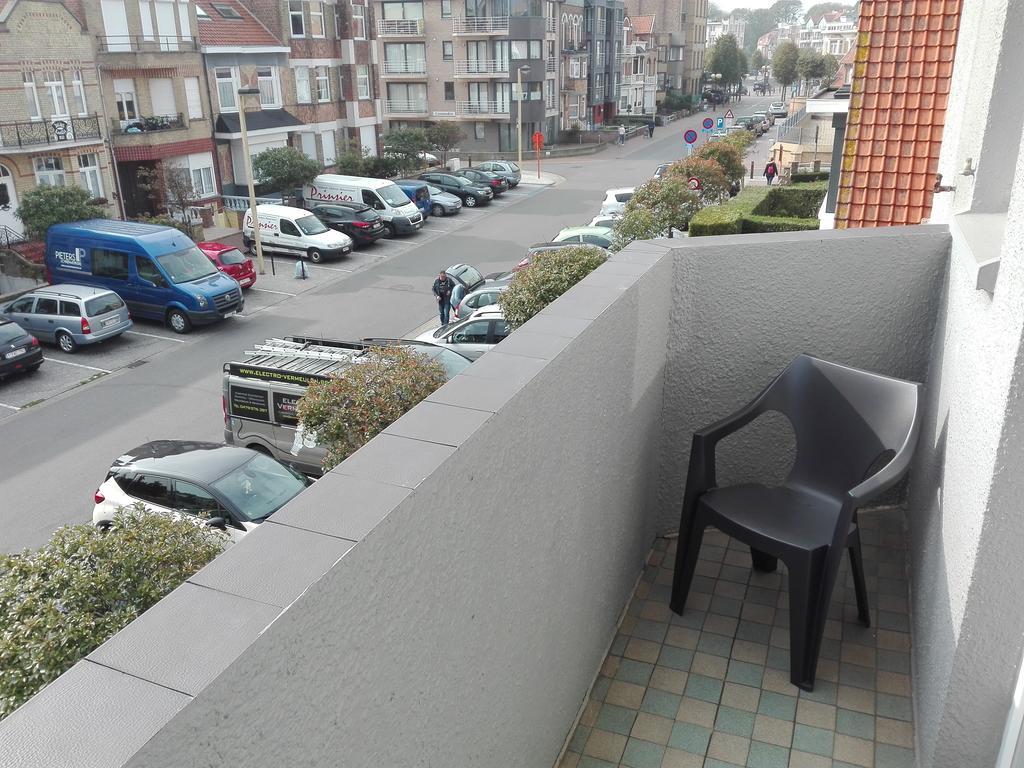 Logies Het Maantje Hotel De Panne Bagian luar foto