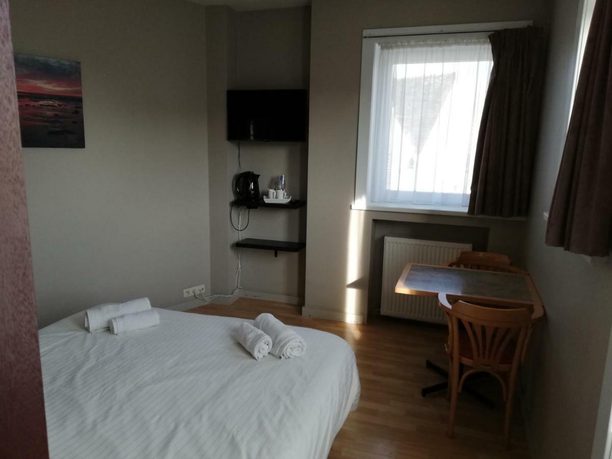 Logies Het Maantje Hotel De Panne Bagian luar foto