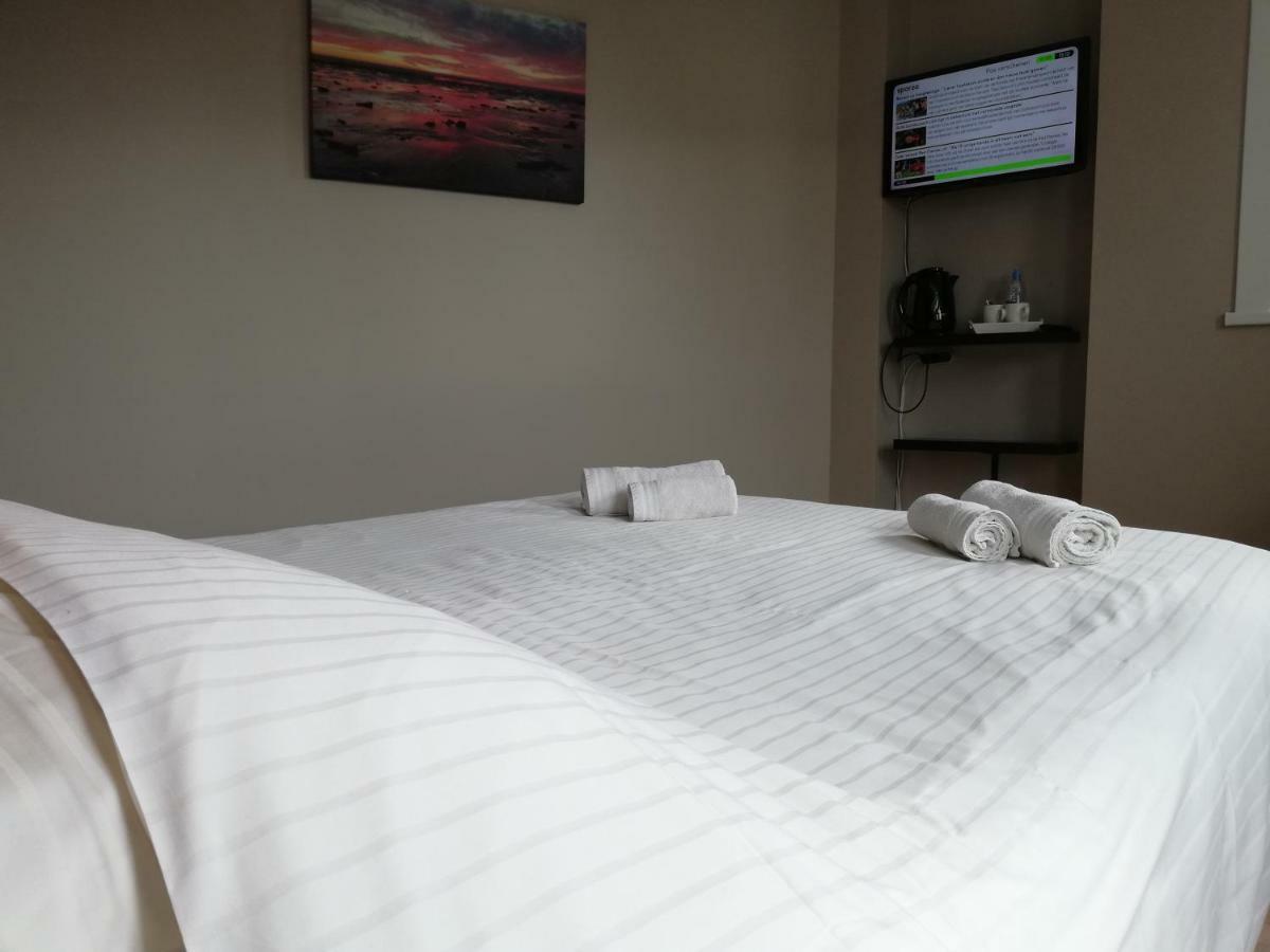 Logies Het Maantje Hotel De Panne Bagian luar foto