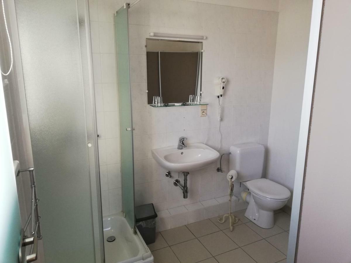 Logies Het Maantje Hotel De Panne Bagian luar foto