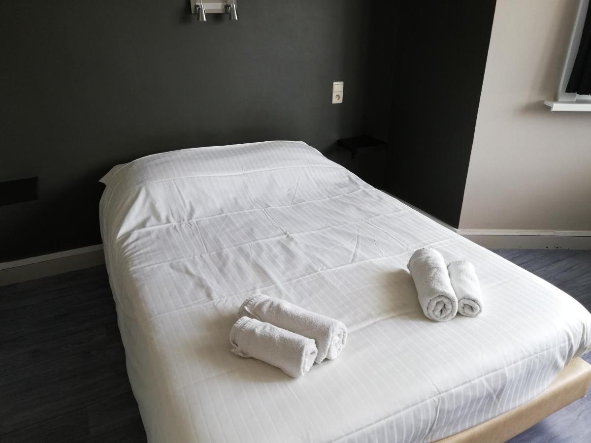 Logies Het Maantje Hotel De Panne Bagian luar foto